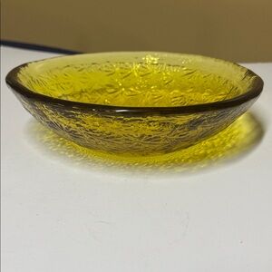 Blenko 685s Lemon Starburst 7.25" Bowl Glows With Blacklight